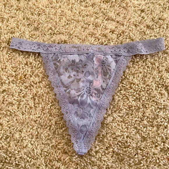 Victoria’s Secret Lace V String Panty NWOT - Picture 2 of 3